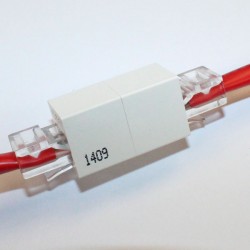 PLUG CONECTOR RJ45 CATEGORIA 6 SATRA 24AWG, 26AWG – Caja x 100 unds. – DCG  TEC