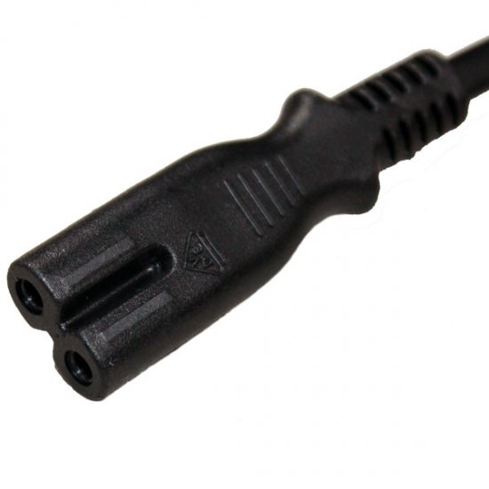 IEC C7 FIGURE 8 SOCKET TO UK MAINS PLUG 3.0M